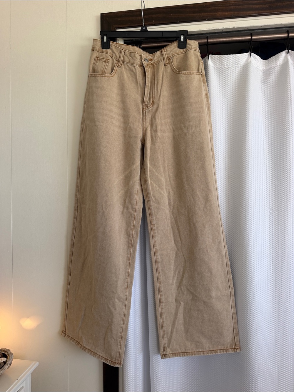Wide-Leg Flare Jeans in Tan
